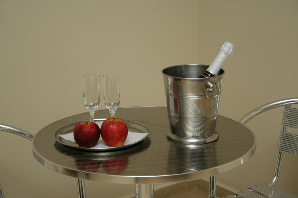 Top'S Motel (Adults Only) Jacareí Eksteriør billede