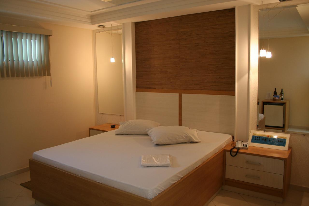 Top'S Motel (Adults Only) Jacareí Eksteriør billede